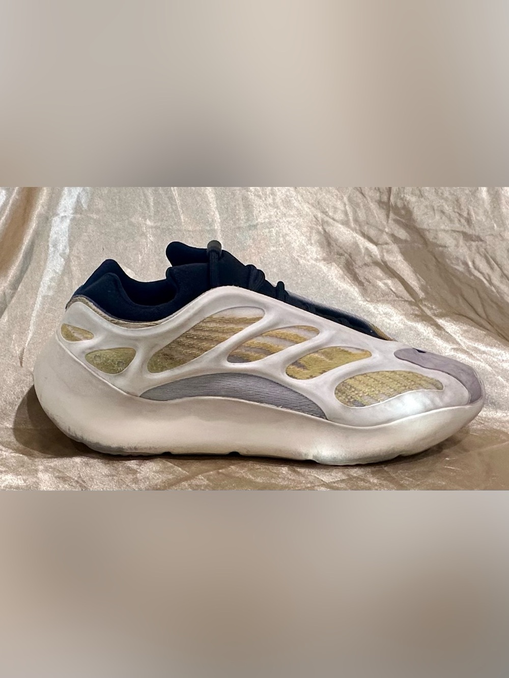 Adidas Yeezy Boost 700 V3 Safflower